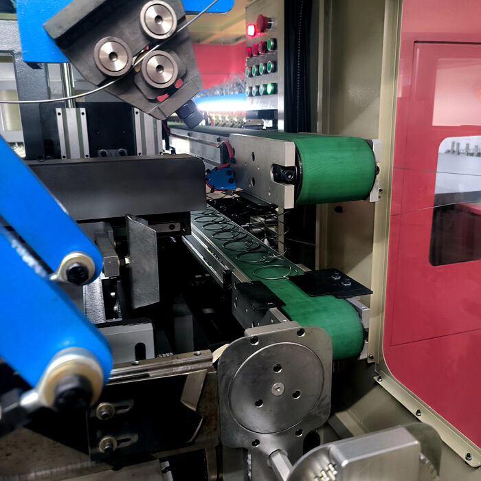 Kapasitas 60-90 lembar 8 Jam Produksi kasur garis Daya total sekitar 35 KVA Peralatan pembuatan kasur output tinggi