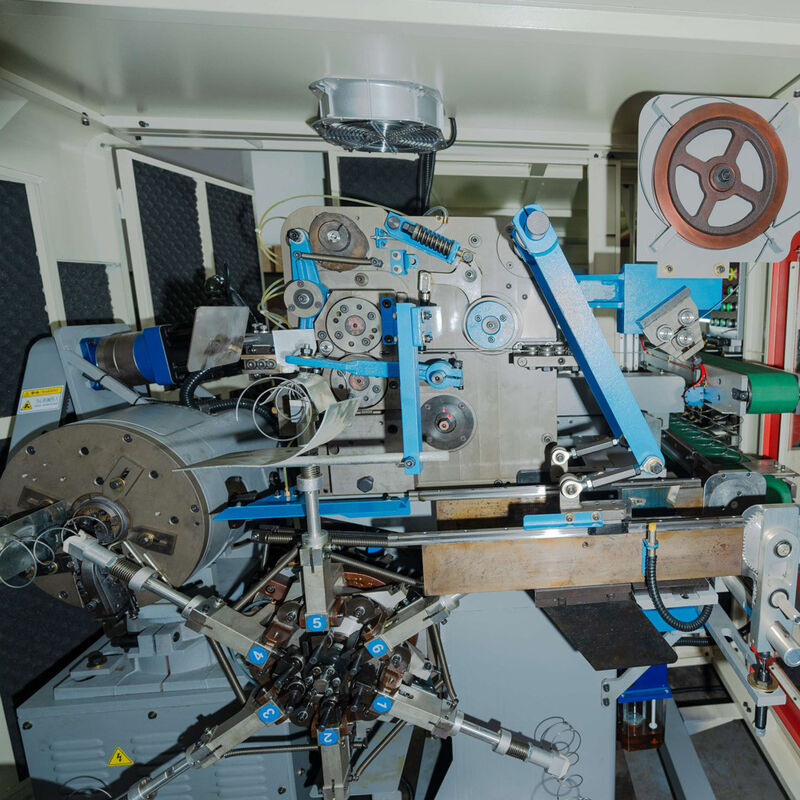 Kapasitas 60-90 lembar 8 Jam Produksi kasur garis Daya total sekitar 35 KVA Peralatan pembuatan kasur output tinggi